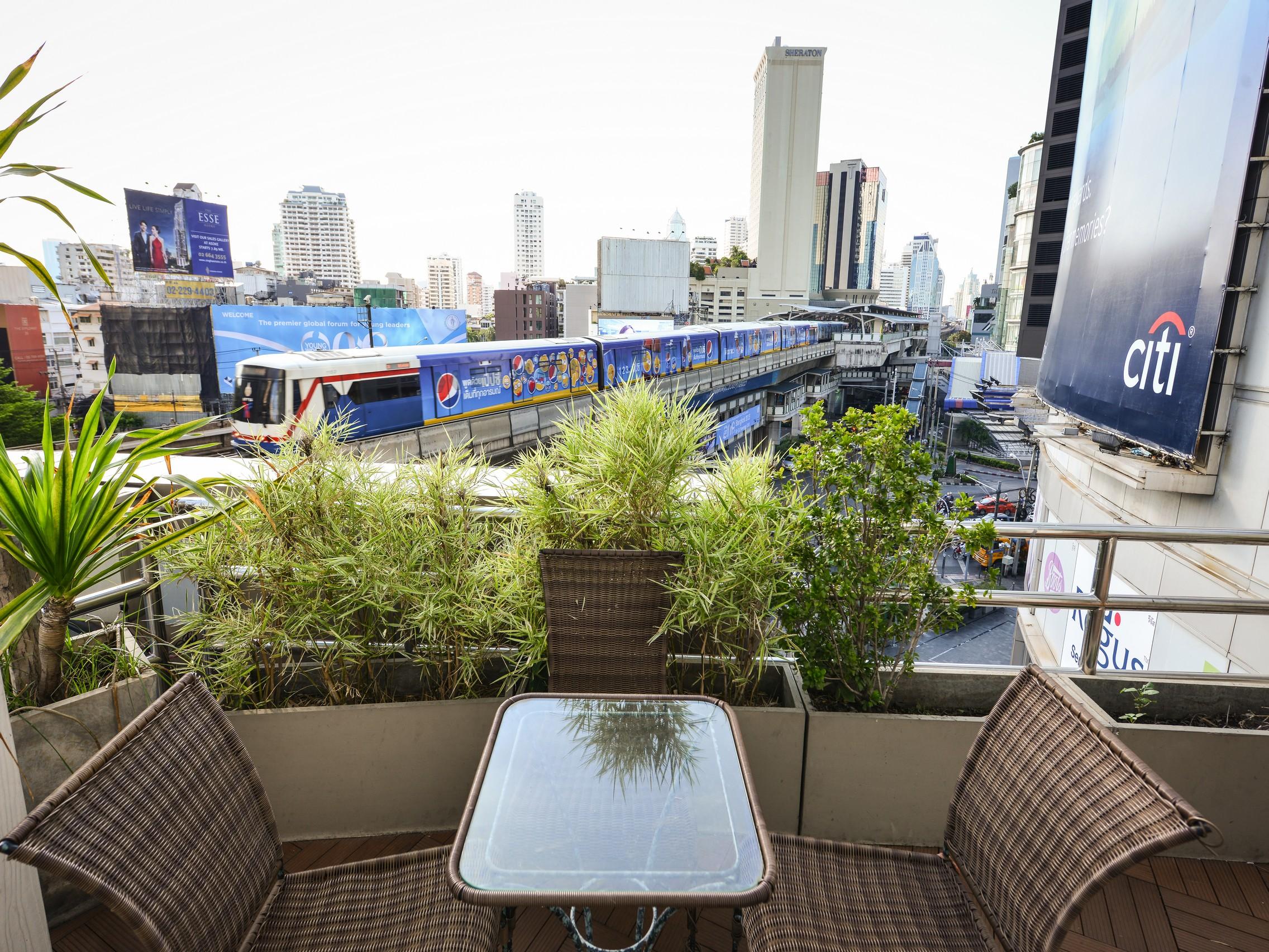 Sukhumvit Suites Hotel Bangkok Exterior foto