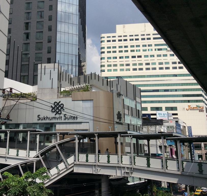 Sukhumvit Suites Hotel Bangkok Exterior foto