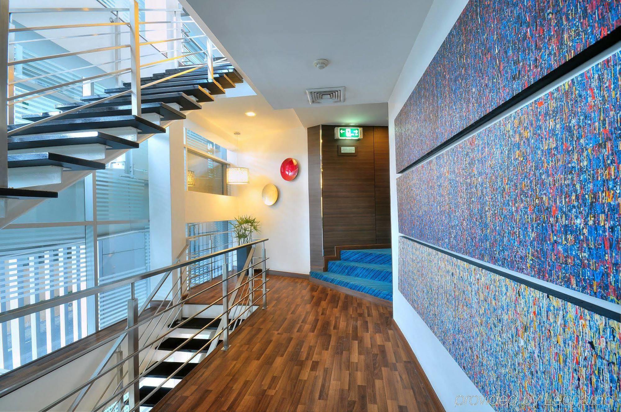 Sukhumvit Suites Hotel Bangkok Exterior foto