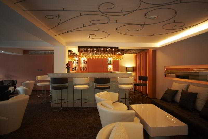 Sukhumvit Suites Hotel Bangkok Exterior foto